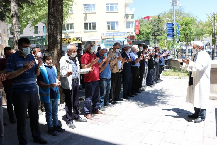 Niğde ve Kayseri’de Filistin’de hayatını kaybedenler için gıyabi cenaze namazı kılındı