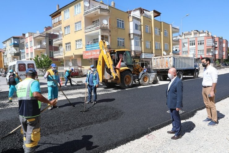 Başkan Çolakbayrakdar, tam kapanmayı fırsata çeviren saha ekibiyle bayramlaştı