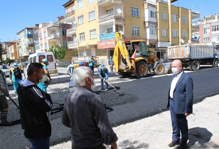 Başkan Çolakbayrakdar, tam kapanmayı fırsata çeviren saha ekibiyle bayramlaştı