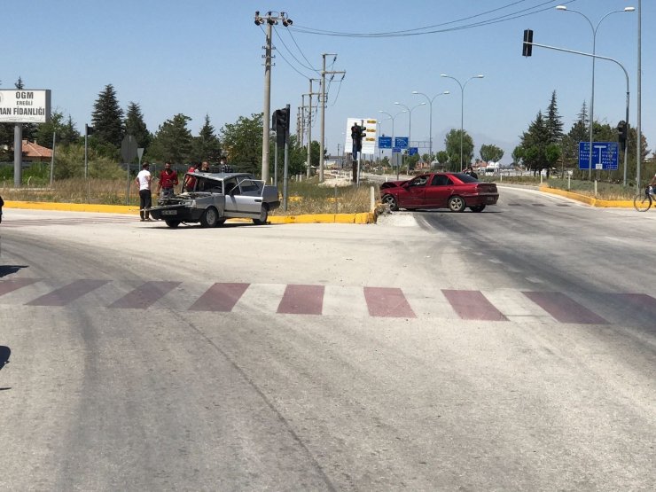 Konya’da otomobiller çarpıştı: 1 yaralı