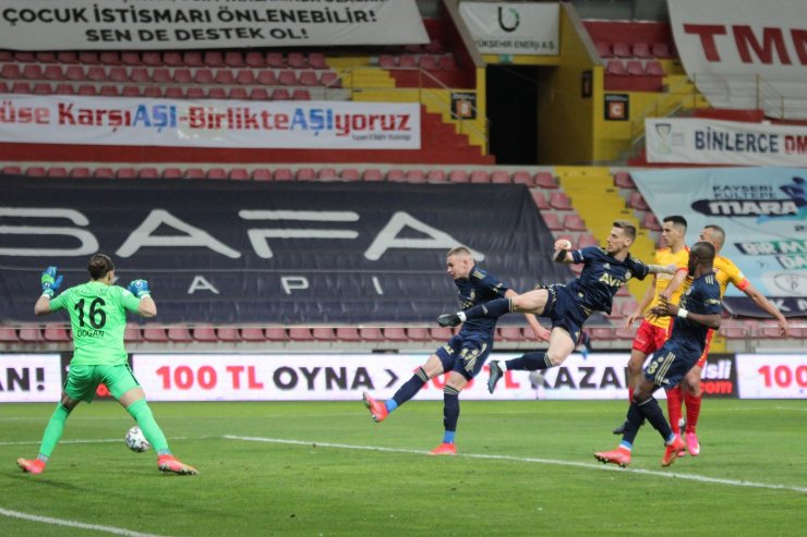 Süper Lig: Kayserispor: 1 - Fenerbahçe: 2 (Maç sonucu)