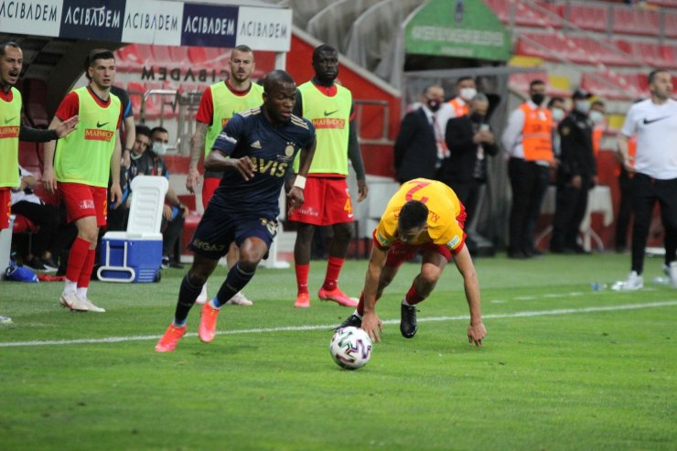 Süper Lig: Kayserispor: 1 - Fenerbahçe: 0 (İlk yarı)