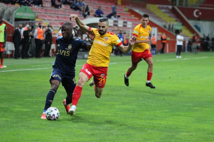 Süper Lig: Kayserispor: 1 - Fenerbahçe: 0 (İlk yarı)