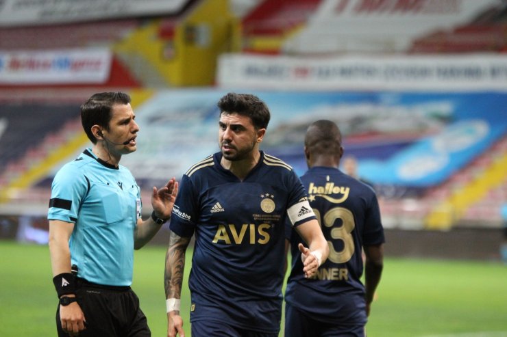 Süper Lig: Kayserispor: 1 - Fenerbahçe: 0 (İlk yarı)