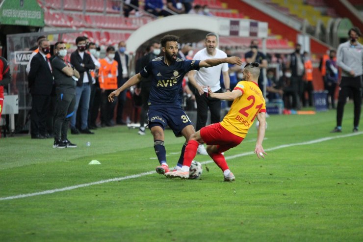 Süper Lig: Kayserispor: 1 - Fenerbahçe: 0 (İlk yarı)