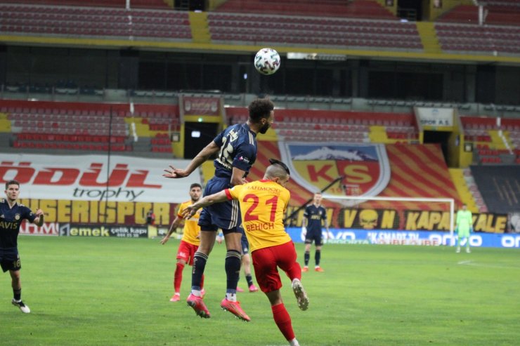 Süper Lig: Kayserispor: 1 - Fenerbahçe: 0 (İlk yarı)