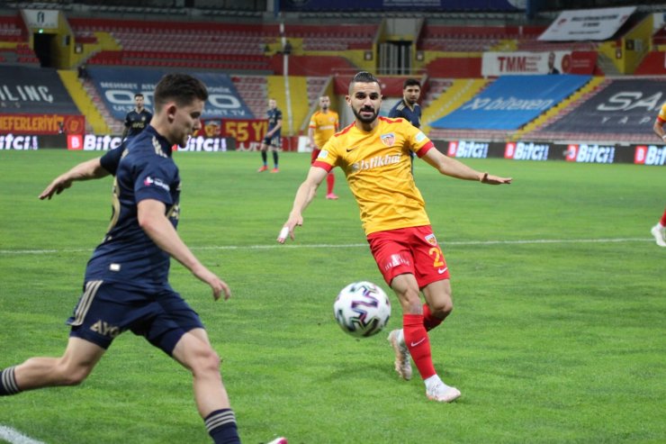 Süper Lig: Kayserispor: 1 - Fenerbahçe: 0 (İlk yarı)