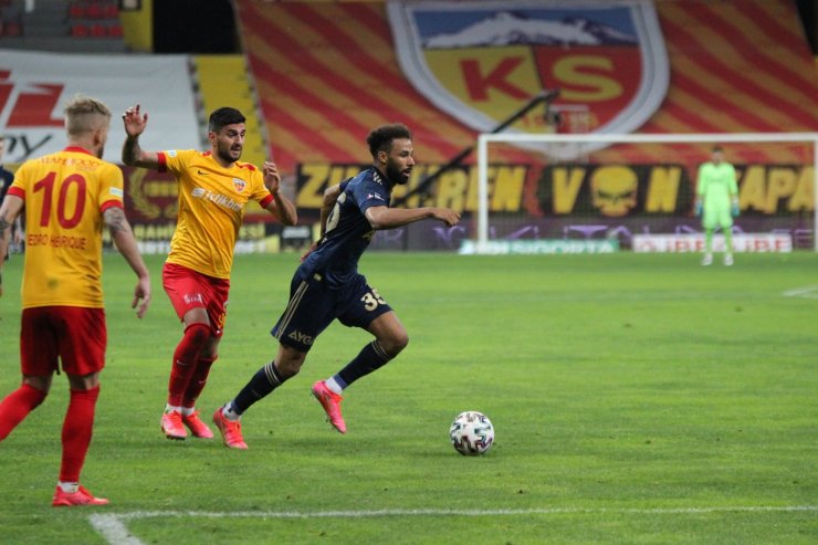 Süper Lig: Kayserispor: 1 - Fenerbahçe: 0 (İlk yarı)