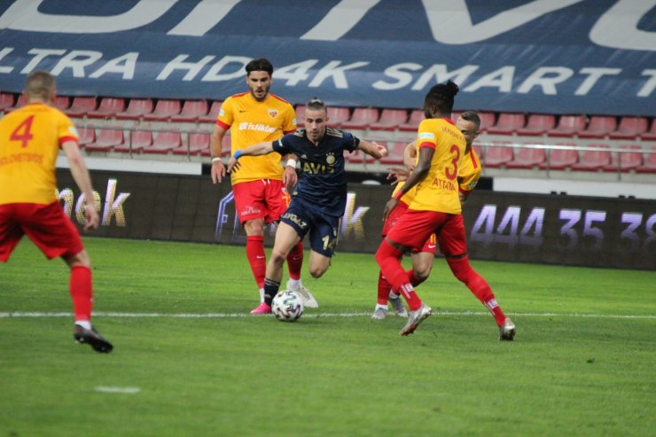 Süper Lig: Kayserispor: 1 - Fenerbahçe: 0 (İlk yarı)