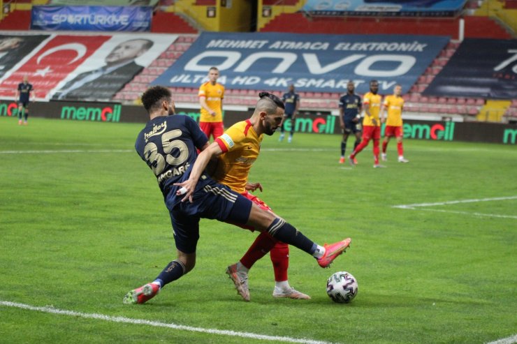 Süper Lig: Kayserispor: 1 - Fenerbahçe: 0 (İlk yarı)