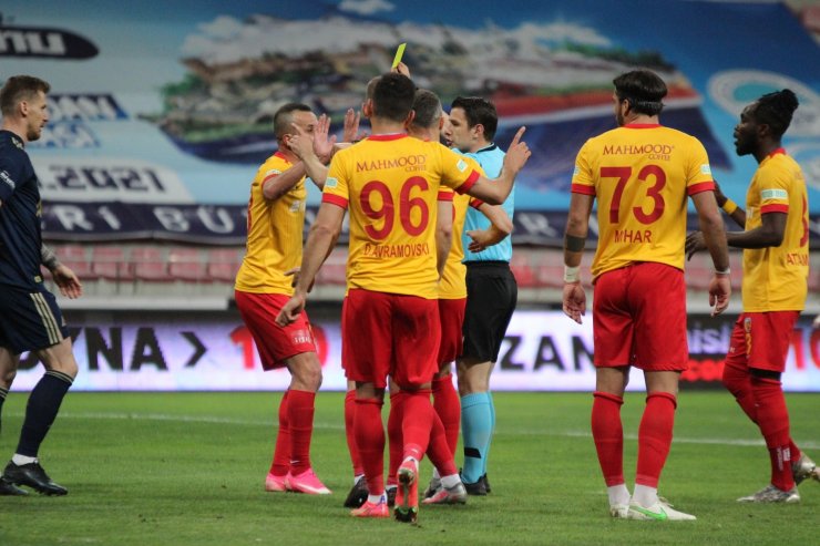 Süper Lig: Kayserispor: 1 - Fenerbahçe: 2 (Maç sonucu)