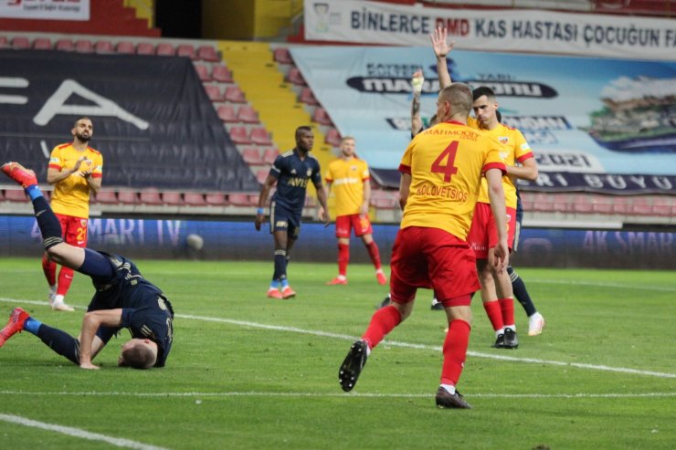 Süper Lig: Kayserispor: 1 - Fenerbahçe: 2 (Maç sonucu)