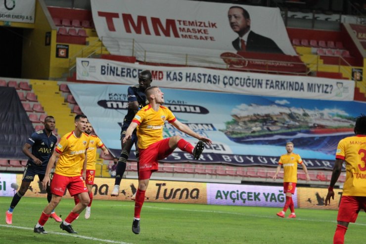 Süper Lig: Kayserispor: 1 - Fenerbahçe: 2 (Maç sonucu)