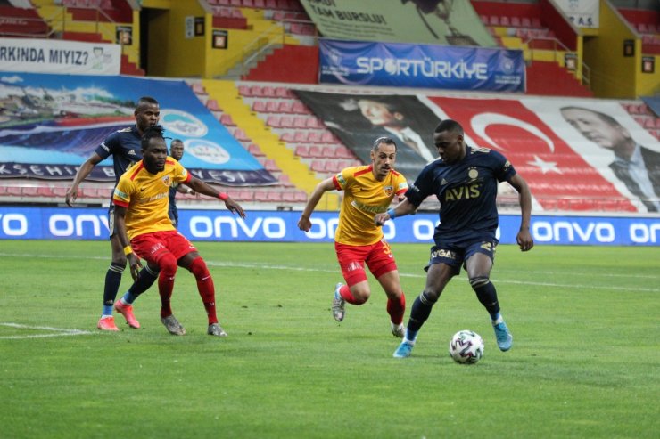 Süper Lig: Kayserispor: 1 - Fenerbahçe: 2 (Maç sonucu)