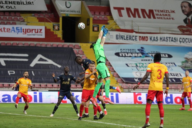 Süper Lig: Kayserispor: 1 - Fenerbahçe: 2 (Maç sonucu)