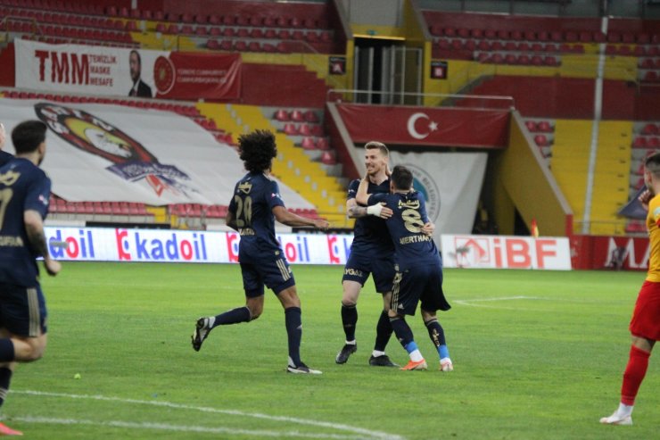 Süper Lig: Kayserispor: 1 - Fenerbahçe: 2 (Maç sonucu)