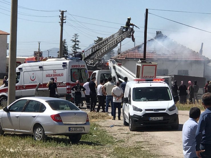 Konya’da müstakil ev yangında kullanılamaz hale geldi