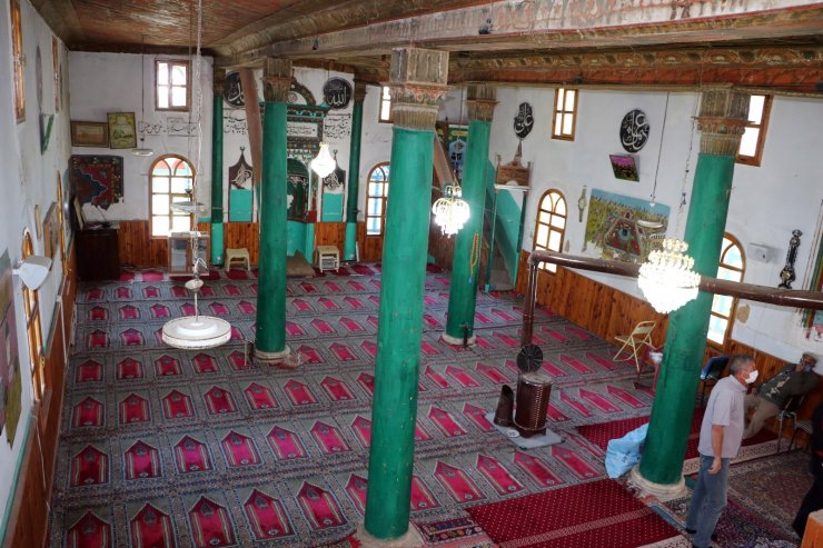 248 yıllık tarihi cami restore edilmeyi bekliyor