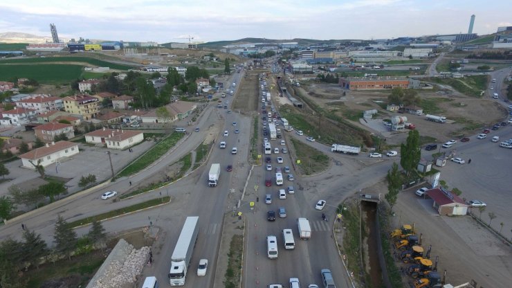 Kahramankazan-Ankara karayolundaki genişletme çalışmaları sürüyor