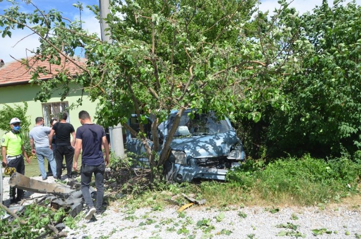 Konya’da hafif ticari araç ile cip çarpıştı: 4 yaralı