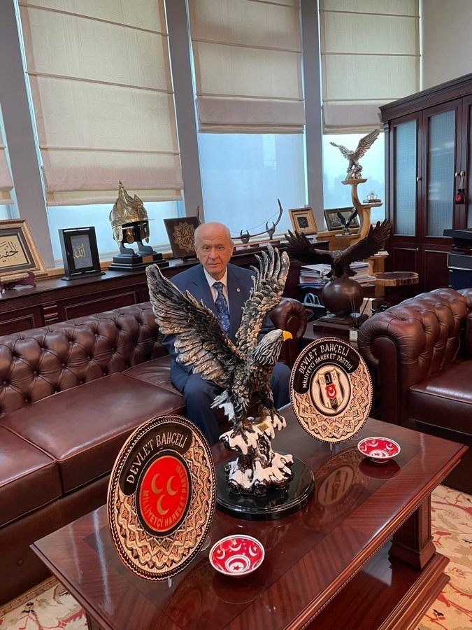 MHP lideri Bahçeli, şampiyon Beşiktaş’ı kutladı