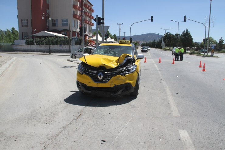 Konya’da iki ayrı trafik kazası: 3 yaralı