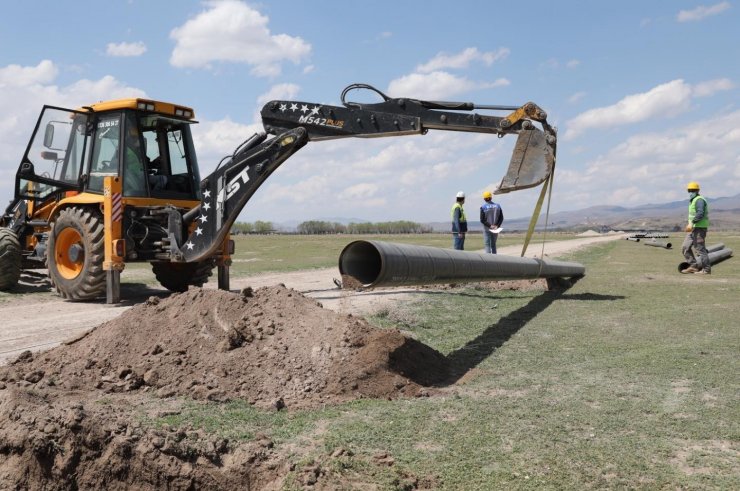 Sindelhöyük Mahallesindeki içme su hattı yenileniyor