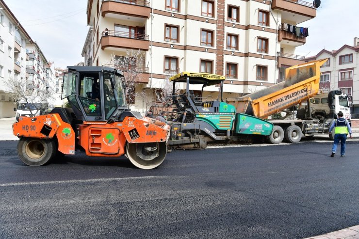 Mamak’ta asfalt çalışmaları devam ediyor