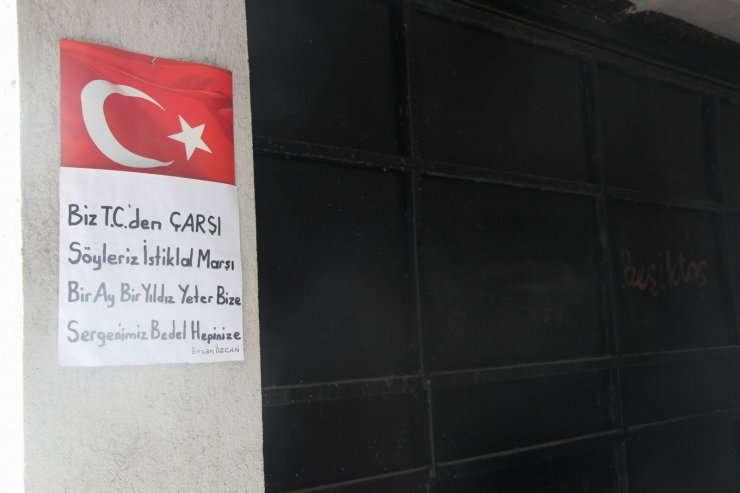 Beşiktaşlı taraftar, evinin her yerini siyah-beyaza boyadı