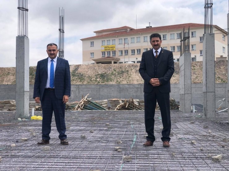 Develi’de yurt ve okul inşaatları devam ediyor