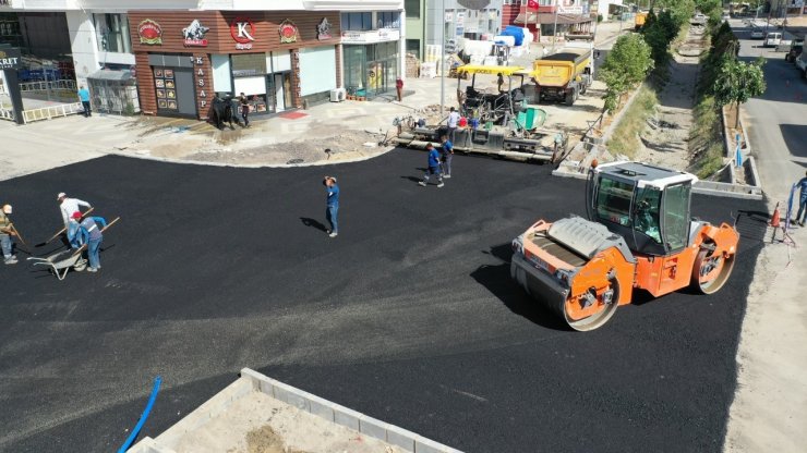 80.Yıl Bulvarında bir etabın daha asfalt çalışması tamamlandı