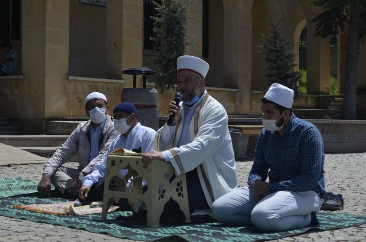 Eskişehir’de şiddetli yağmur, Mihalıççık’ta yağmur duası