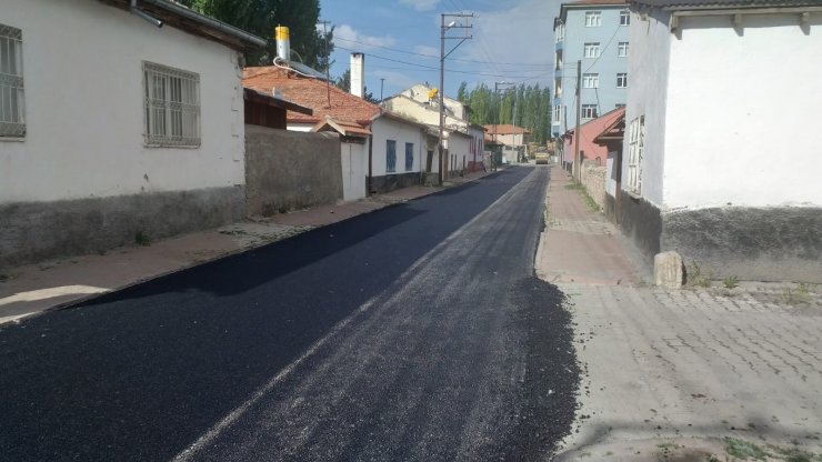 Büyükşehir’den Pınarbaşı’na asfalt atağı