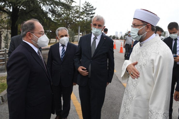 Diyanet İşleri Başkanı: “Sigarayla topyekun mücadele etmeliyiz”