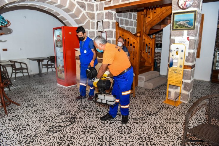 Altındağ’da işletmeler dezenfekte ediliyor