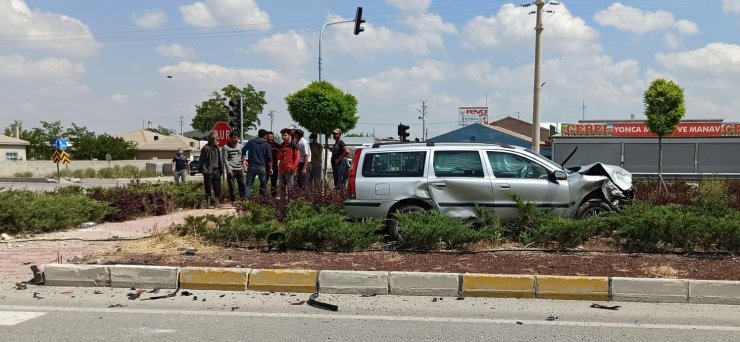 Aksaray’da otomobiller çarpıştı: 3 yaralı