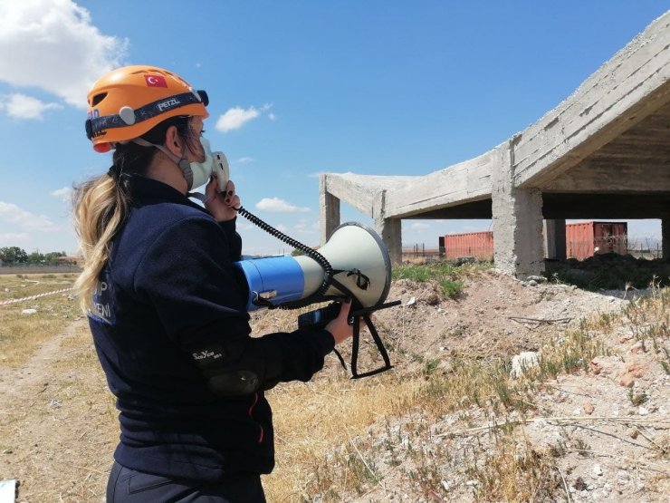 Aksaray’da gerçeği aratmayan afet müdahale tatbikatı