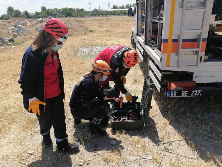 Aksaray’da gerçeği aratmayan afet müdahale tatbikatı