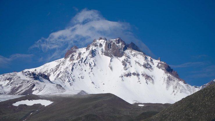 Kar yağışının ardından Erciyes beyaza büründü