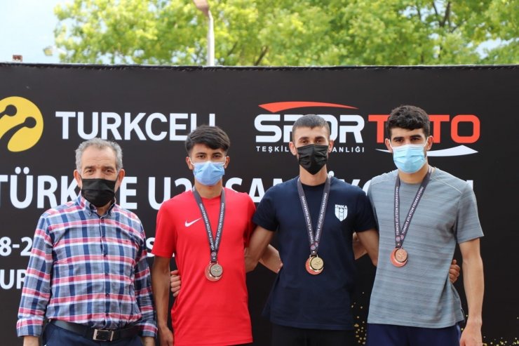 Sivaslı sporcu Atletizm Milli Takımı’na seçildi