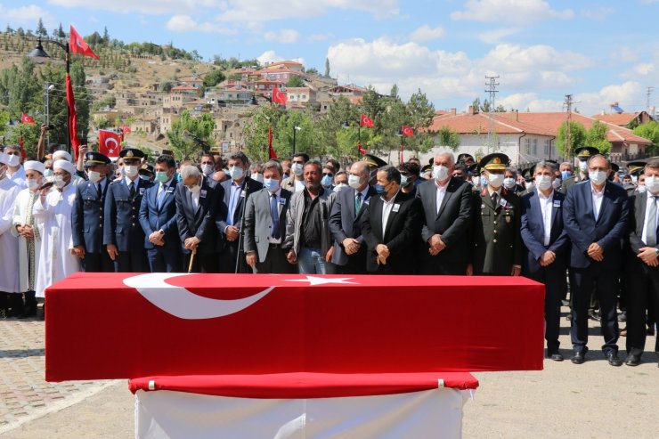 Aksaraylı şehit Sarılmaz dualarla son yolculuğuna uğurlandı