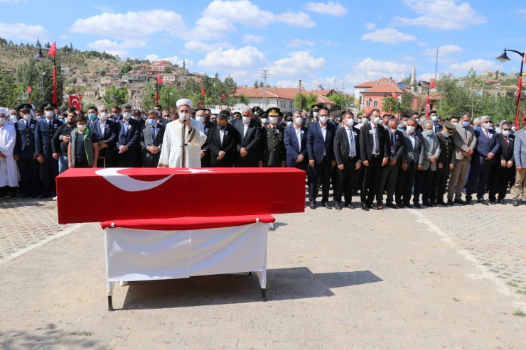 Aksaraylı şehit Sarılmaz dualarla son yolculuğuna uğurlandı