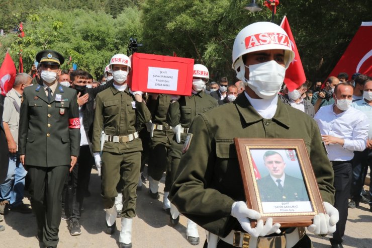 Aksaraylı şehit Sarılmaz dualarla son yolculuğuna uğurlandı