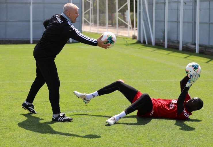 Sivasspor’da kaleci Samassa takımdan ayrılıyor