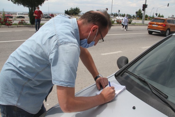 Polisten sivil kıyafetli trafik denetimi