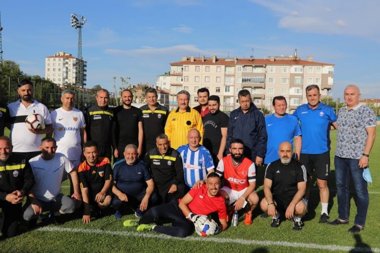 TÜFAD ve AK Parti Melikgazi İlçe Teşkilatı arasında dostluk maçı yapıldı