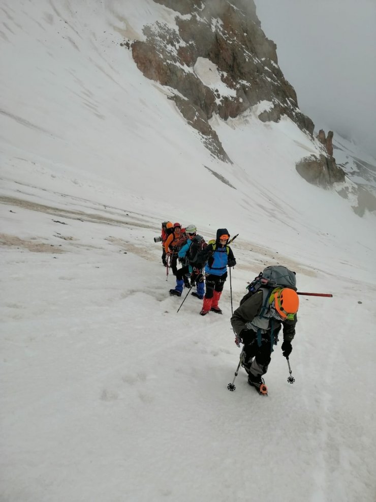 Erciyes Büyük Buzul tırmanışı yapıldı