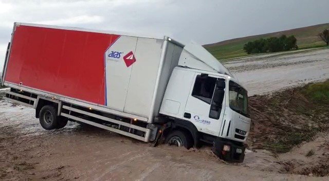 Yozgat’ta sel ekili tarım alanlarına zarar verdi