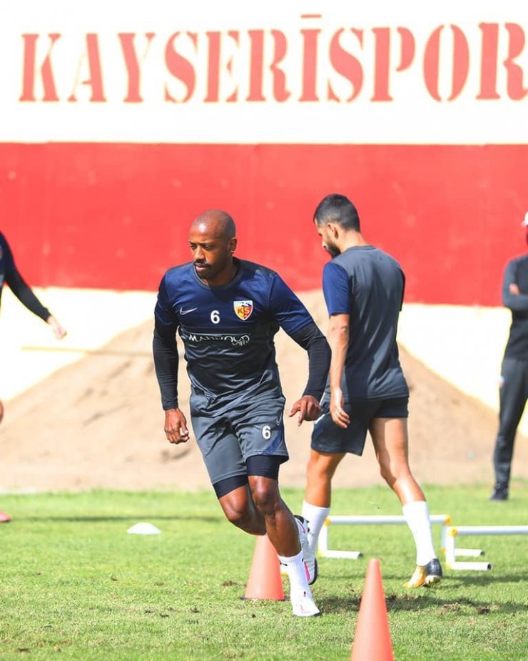 Kayserispor Türk futbolcu transfer edecek