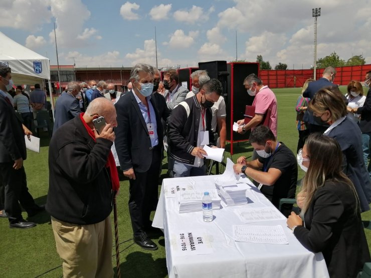 Gençlerbirliği’nin yeni başkanı Mehmet Niyazi Akdaş oldu